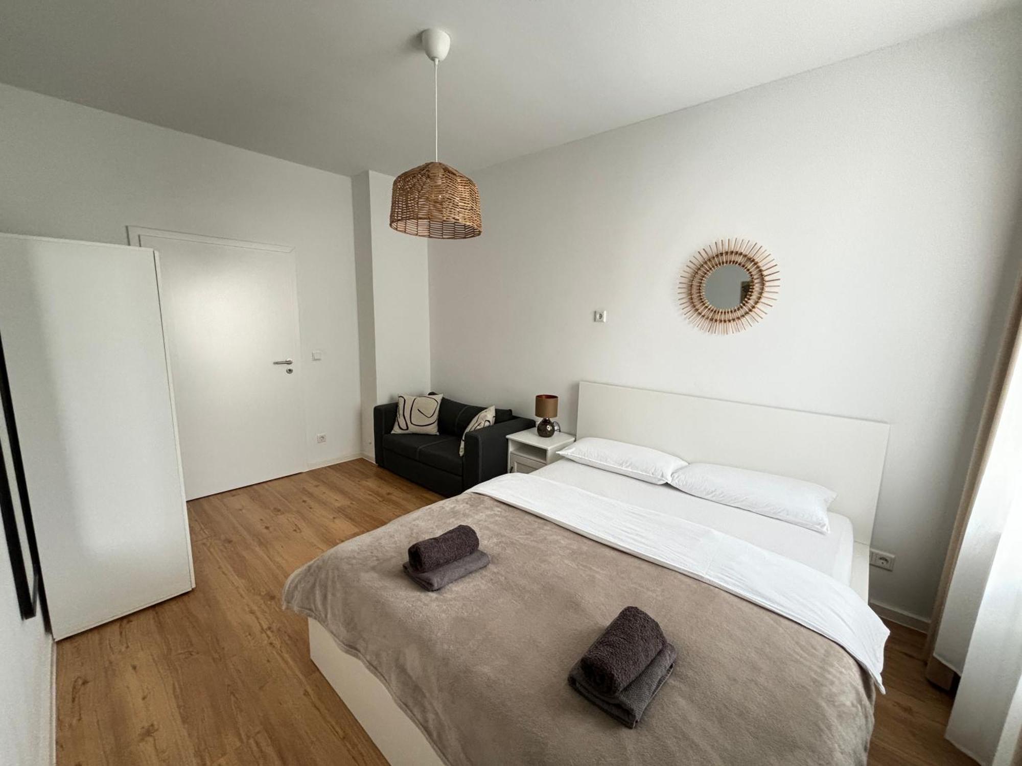 60Qm - 2 Rooms - Free Parking - City - Mallibase Apartments Hannover Buitenkant foto